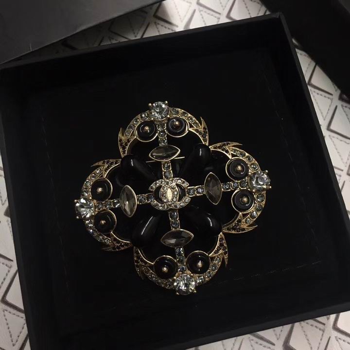 Wholesale womens fashion designer brooch for sale