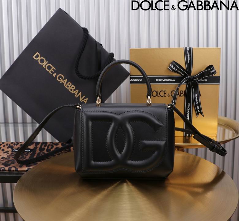 Wholesale Cheap High quality AAA Replica D.olce Gabbana Leather Shoulder Bags for Sale