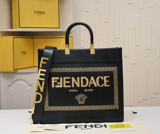 Wholesale Cheap Fendi Women Tote & Shoulder Bags for Sale