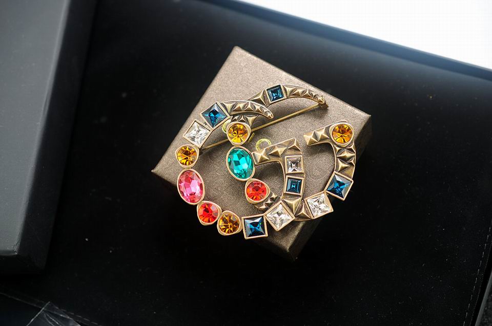 Wholesale Cheap Designer Brooches & Pins for Sale