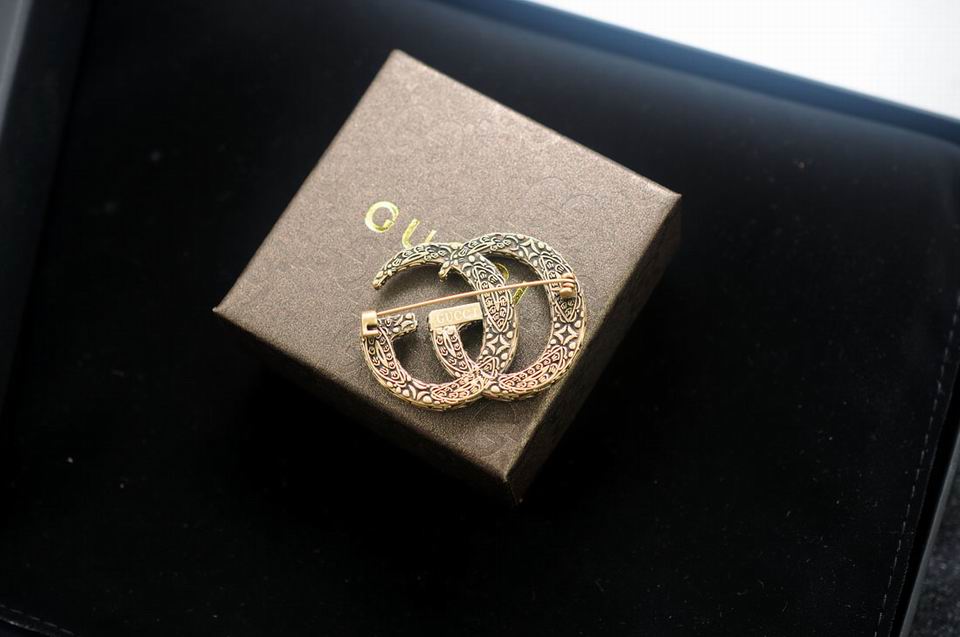 Wholesale Cheap Designer Brooches & Pins for Sale