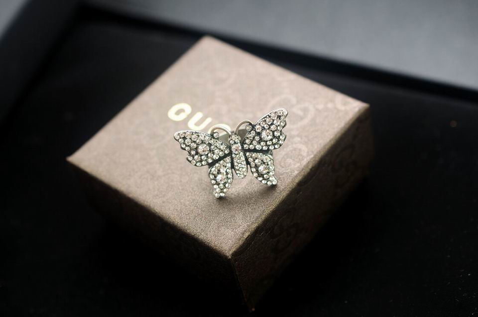 Wholesale Cheap Designer Brooches & Pins for Sale