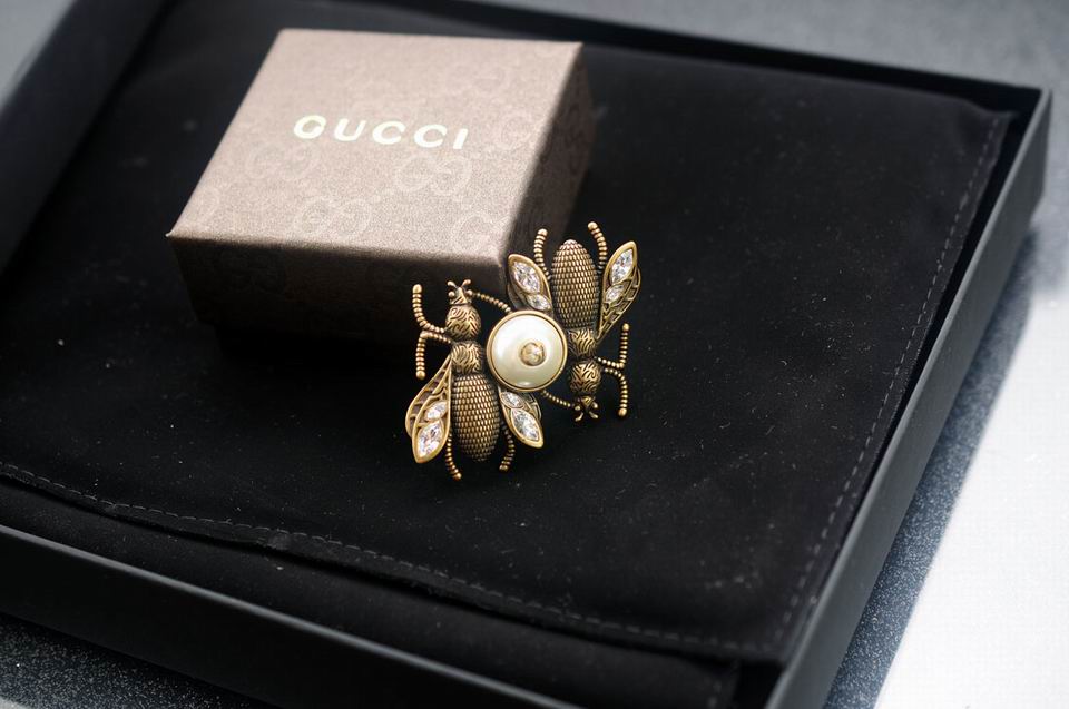 Wholesale Cheap Designer Brooches & Pins for Sale