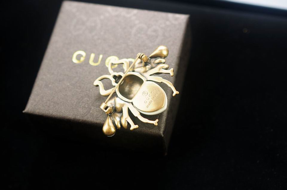 Wholesale Cheap Designer Brooches & Pins for Sale