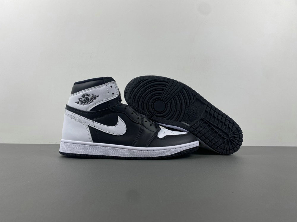 Jordan 1 High OG Reverse Panda Sneaker DZ5485-010