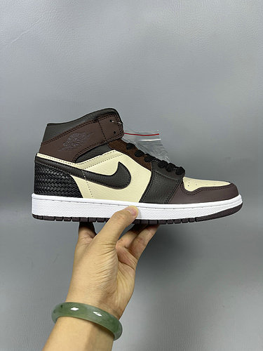 Jordan 1 Mid SE Paris YMCA Sneaker FZ4359-200