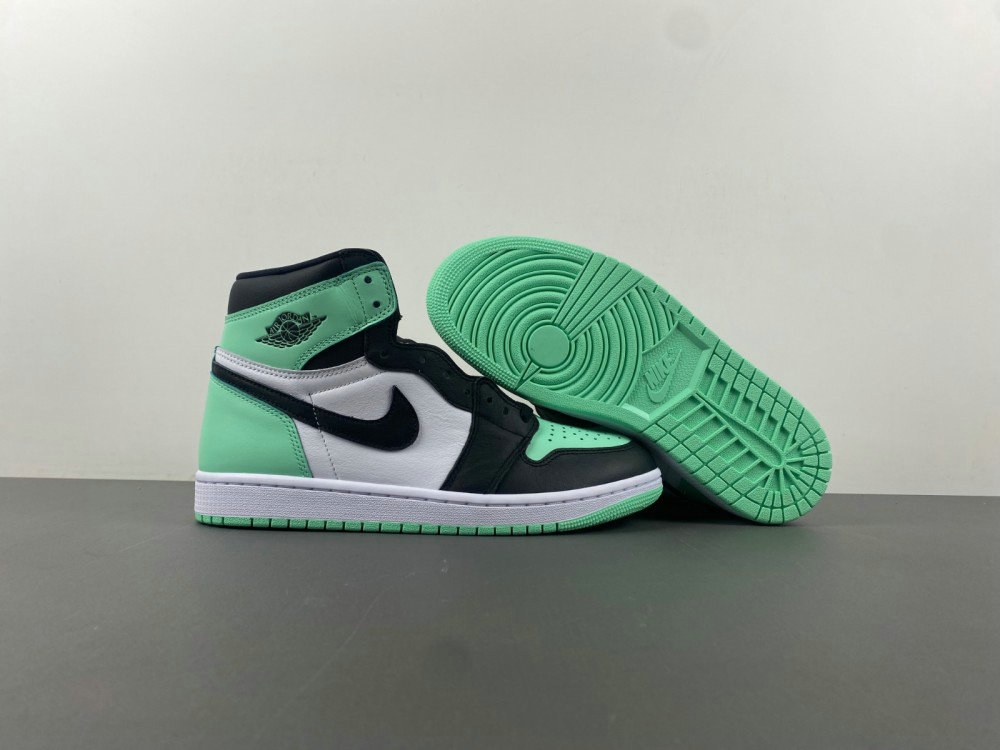 Jordan 1 Retro High OG Green Glow Sneaker DZ5485-130