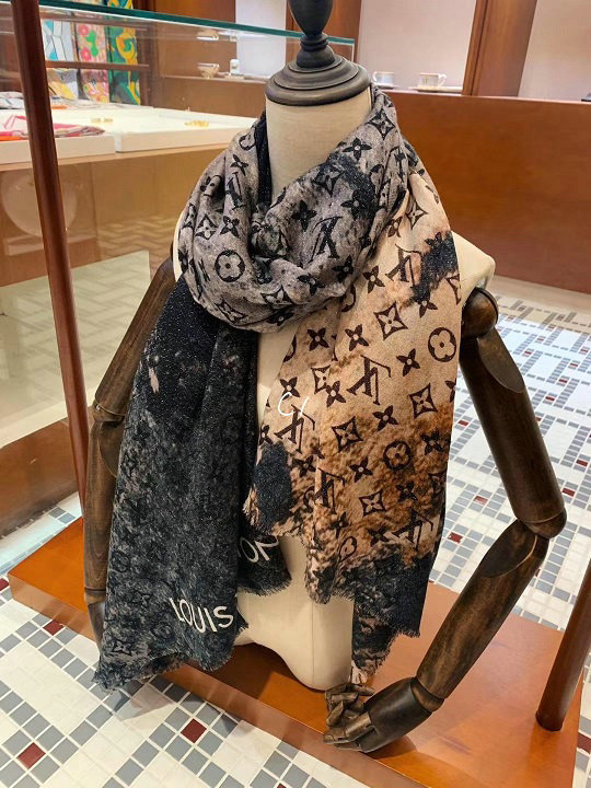 Wholesale Cheap LV Designer Scarves for Sale
