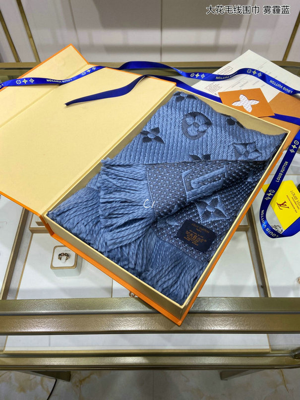 Wholesale Cheap LV Designer Scarves for Sale