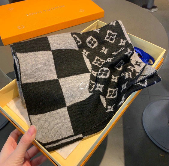 Wholesale Cheap LV Designer Scarves for Sale