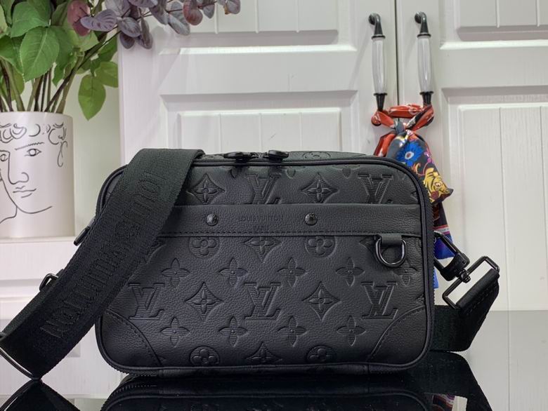 Wholesale Cheap Aaa Louis Vuitton Alpha Messenger Monogram Eclipse Canvas Bags for Sale
