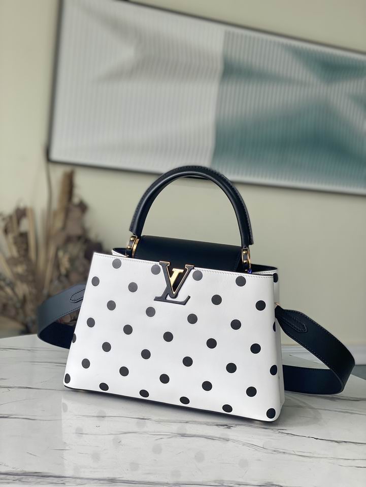 Wholesale Cheap Louis Vuitton Capucines WOMEN Leather Tote bags for Sale