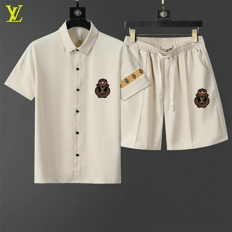 Wholesale Cheap Louis Vuitton Short Sleeve Casual Tracksuit for Sale