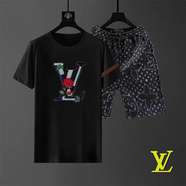 Wholesale Cheap Louis Vuitton Short Sleeve Casual Tracksuit for Sale