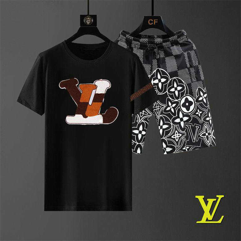 Wholesale Cheap Louis Vuitton Short Sleeve Casual Tracksuit for Sale