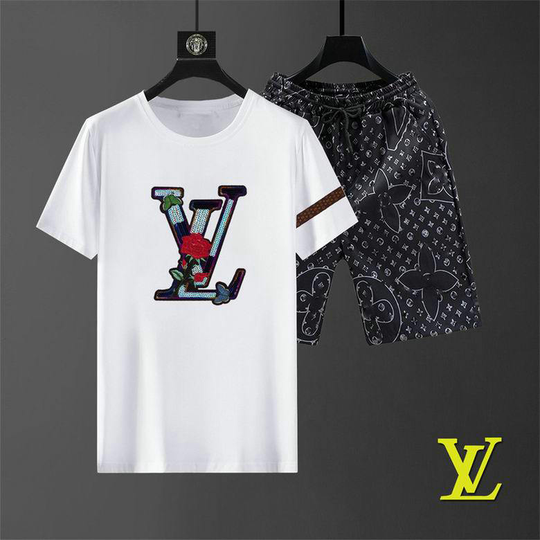 Wholesale Cheap Louis Vuitton Short Sleeve Casual Tracksuit for Sale