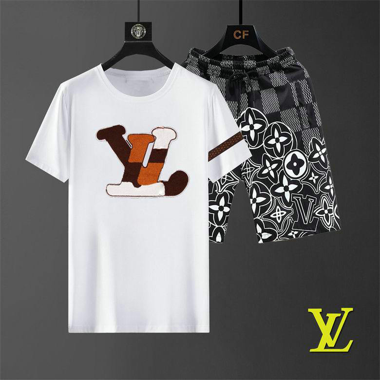 Wholesale Cheap Louis Vuitton Short Sleeve Casual Tracksuit for Sale