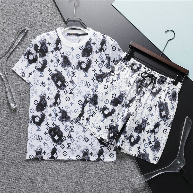 Wholesale Cheap Louis Vuitton Short Sleeve Casual Tracksuit for Sale