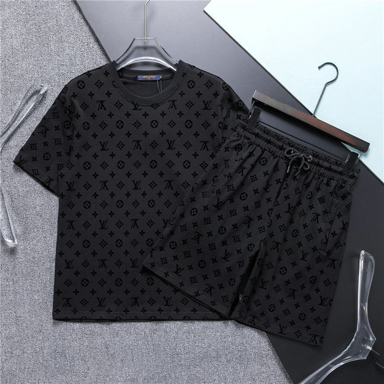 Wholesale Cheap Louis Vuitton Short Sleeve Casual Tracksuit for Sale