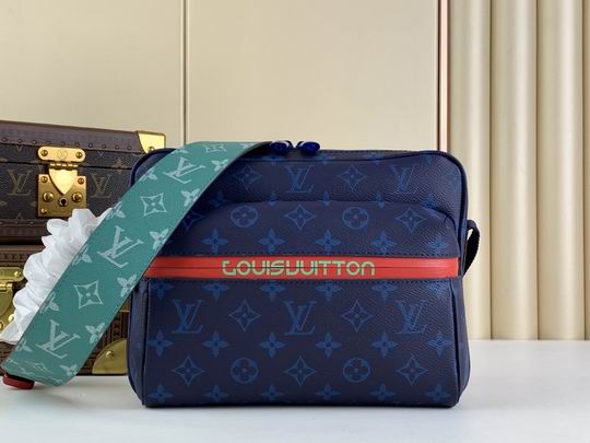 Wholesale Cheap Aaa Louis Vuitton Messenger Outdoor Monogram Bags for Sale