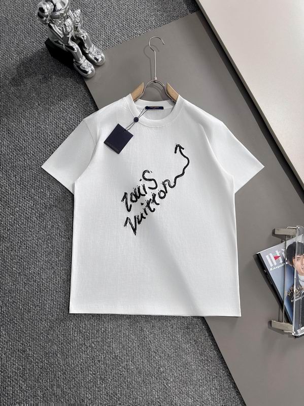 Wholesale High-quality Cheap LV Women's Short Sleeve Crew Neck Replica Designer T Shirts for sale