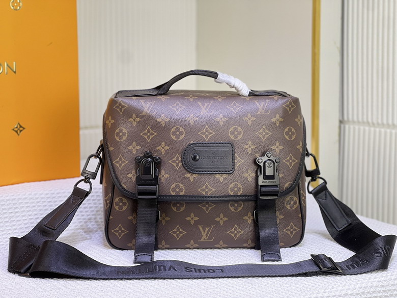 Wholesale Cheap Aaa Louis Vuitton Trail Messenger bags for sale