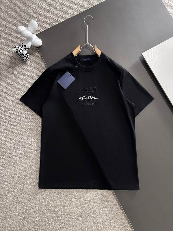 Wholesale High-quality Cheap LV Women's Short Sleeve Crew Neck Replica Designer T Shirts for sale