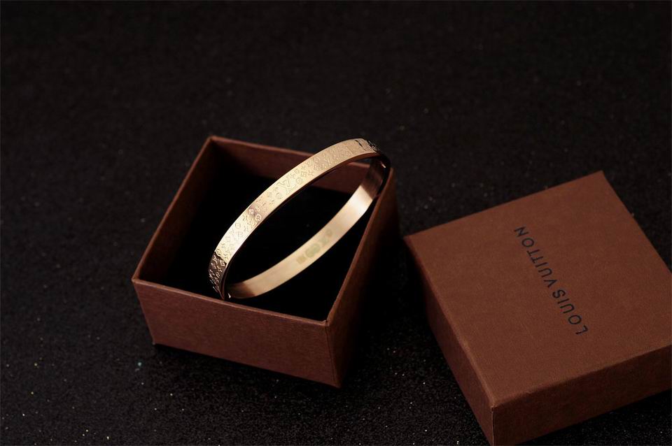 Wholesale Cheap Fashion Louis Vuitton Bracelet for Sale