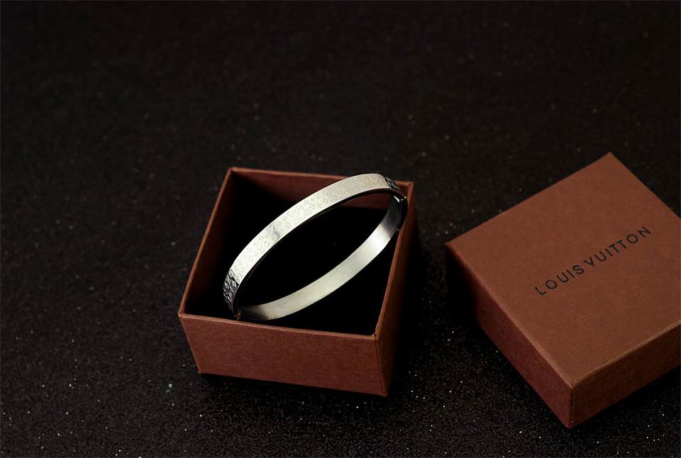 Wholesale Cheap Fashion Louis Vuitton Bracelet for Sale