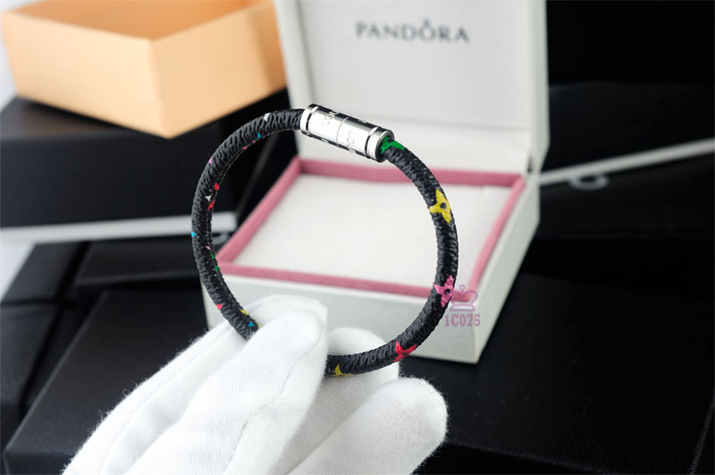Wholesale Cheap Fashion Louis Vuitton Bracelet for Sale