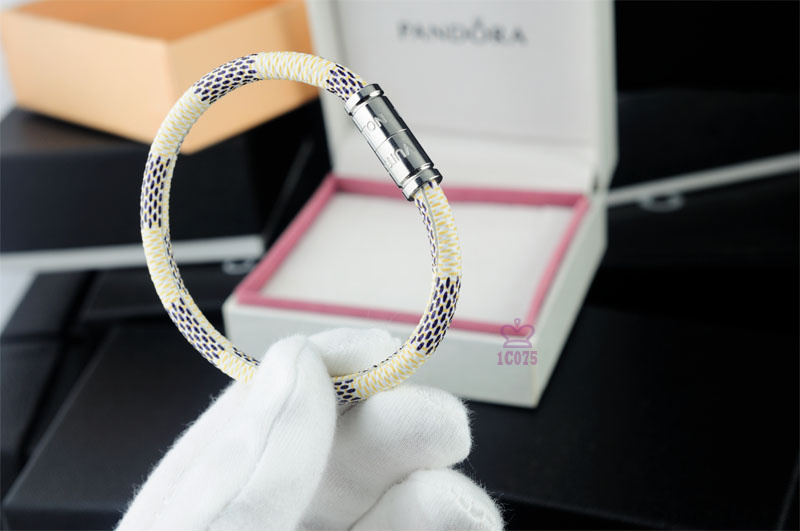 Wholesale Cheap Fashion Louis Vuitton Bracelet for Sale