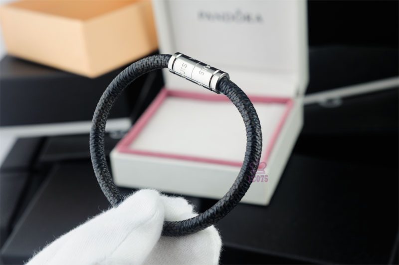 Wholesale Cheap Fashion Louis Vuitton Bracelet for Sale