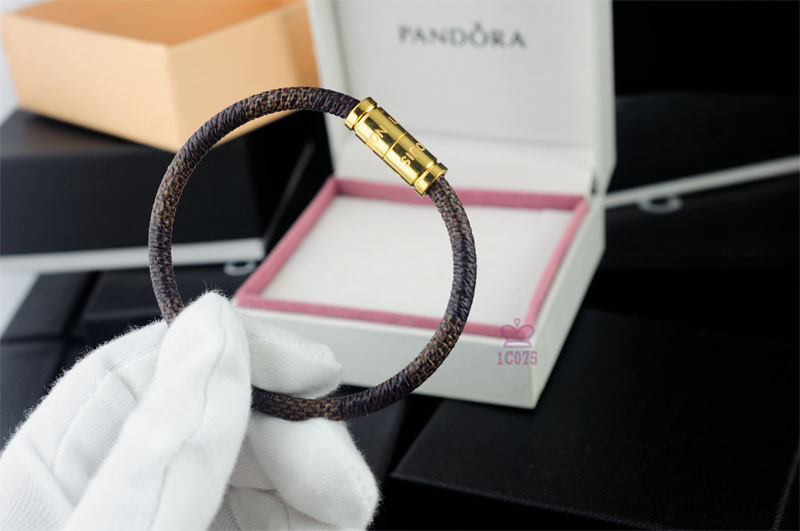 Wholesale Cheap Fashion Louis Vuitton Bracelet for Sale