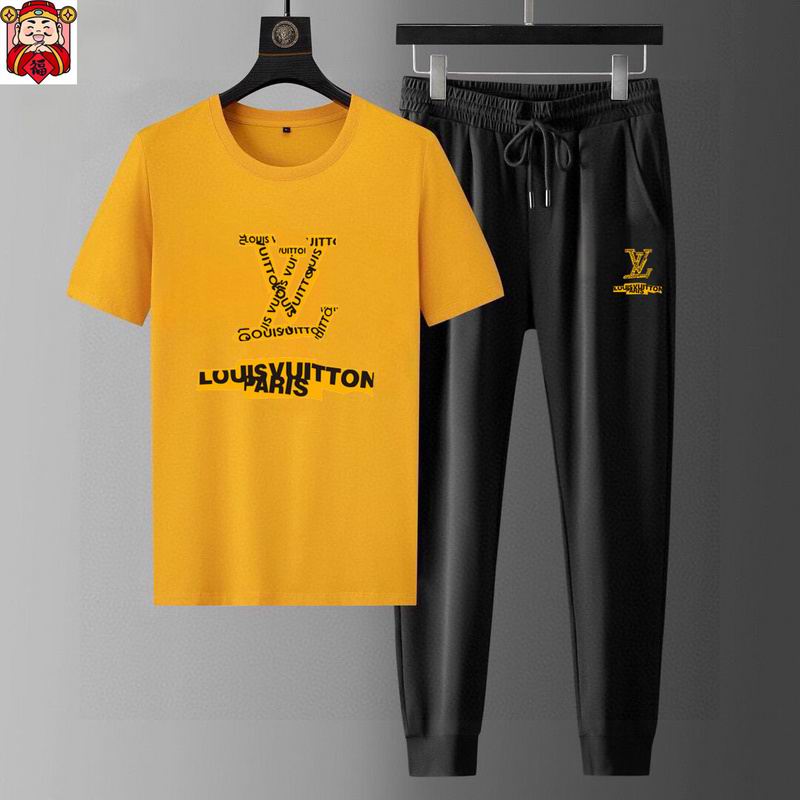 Wholesale High-quality Cheap Louis Vuitton Short Sleeve Replica Designer Tracksuits for sale