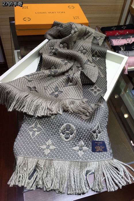 Wholesale Cheap Louis vuitton Designer Scarf for sale