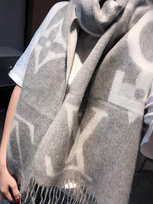 Wholesale Cheap Louis vuitton Designer Scarf for sale