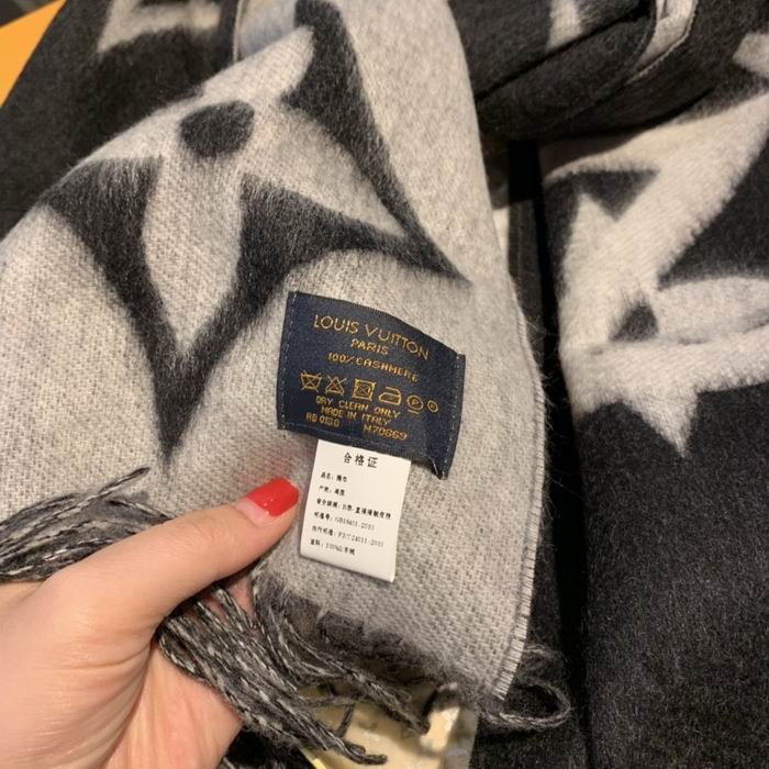 Wholesale Cheap Louis vuitton Designer Scarf for sale