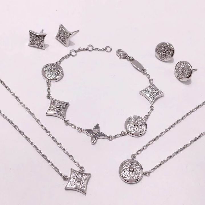 Wholesale Cheap Louis Vuitton Jewelry Set for Sale