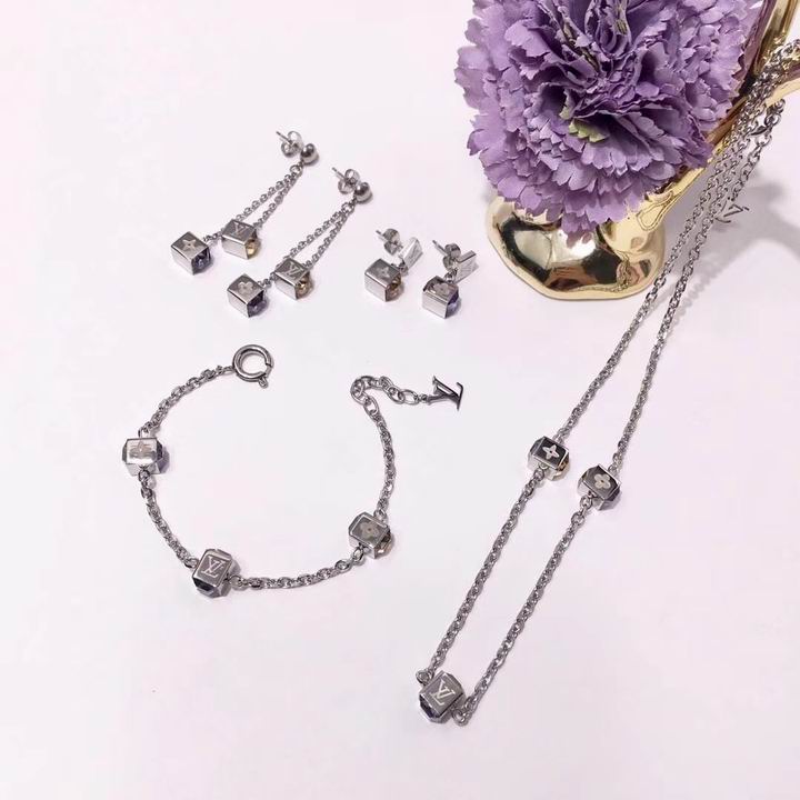 Wholesale Cheap Louis Vuitton Jewelry Set for Sale
