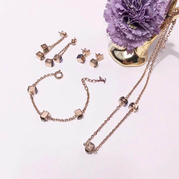 Wholesale Cheap Louis Vuitton Jewelry Set for Sale