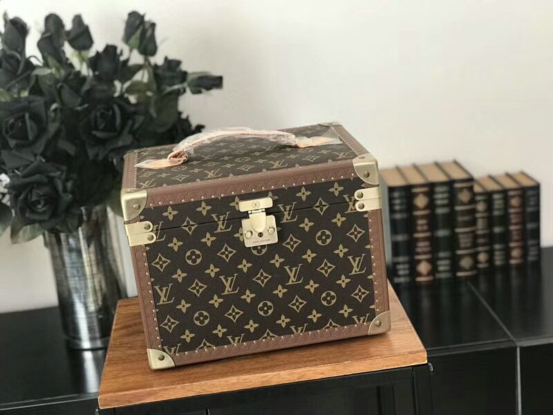 Wholesale Louis Vuitton Bisten Monogram Canvas Suitcase