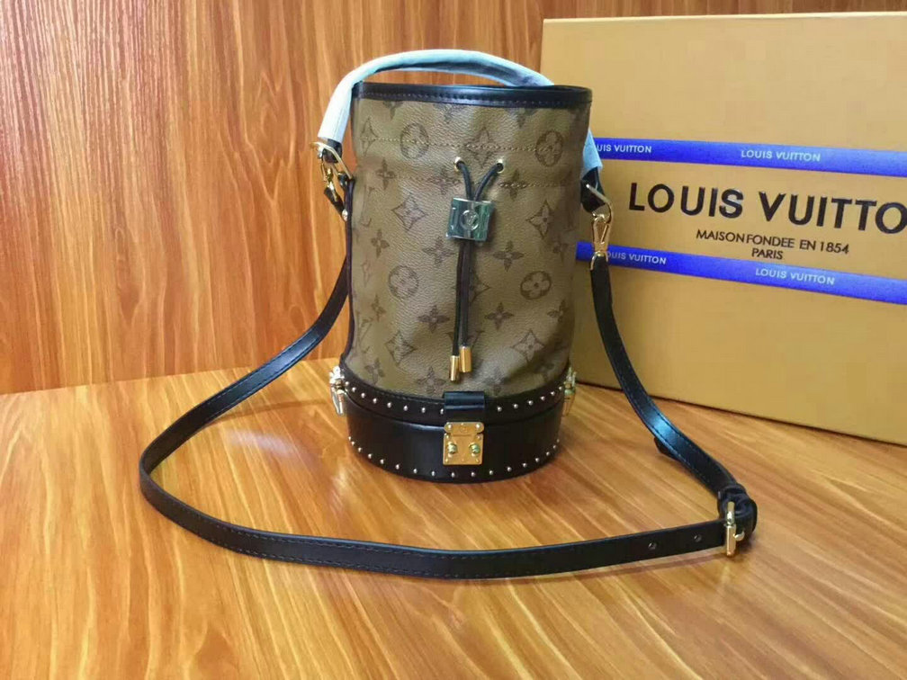 Wholesale Cheap Louis Vuitton Petit Noé Trunk Monogram Canvas Handbags