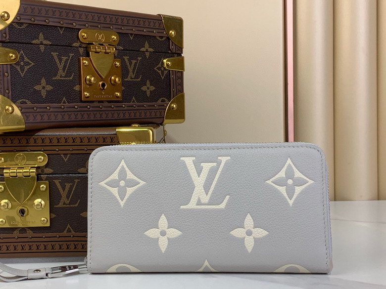 Wholesale AAA Louis Vuitton Horizontal Monogram Zippy Wallet for Sale