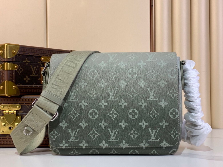 Wholesale AAA Quality Louis Vuitton District PM Monogram Messenger Leather bags for Sale