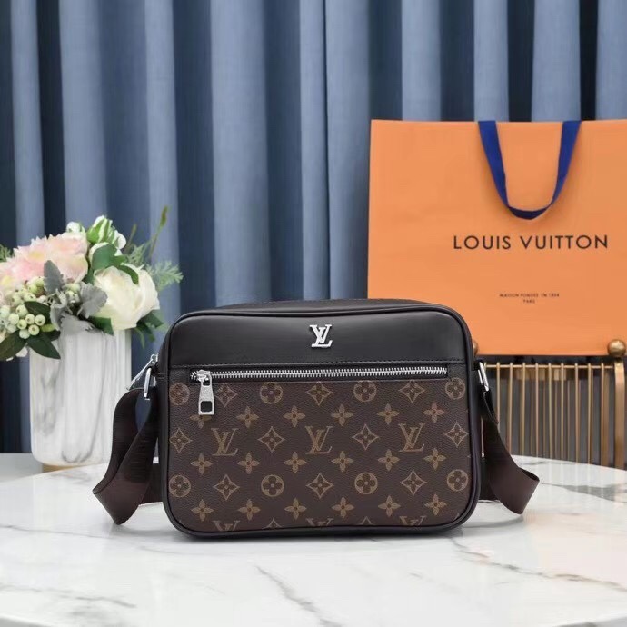 Wholesale Cheap Lv Men Designer Bags for Sale