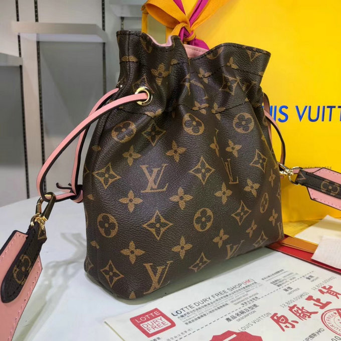Wholesale louis vuitton poche noe monogram bags