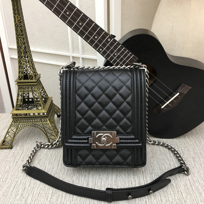boy chane bag Patent Calfskin & silver-Tone Metal AS0130 black