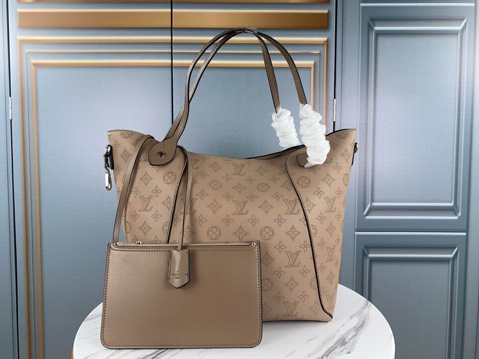 Wholesale Cheap LV Shoulder Bags for sale