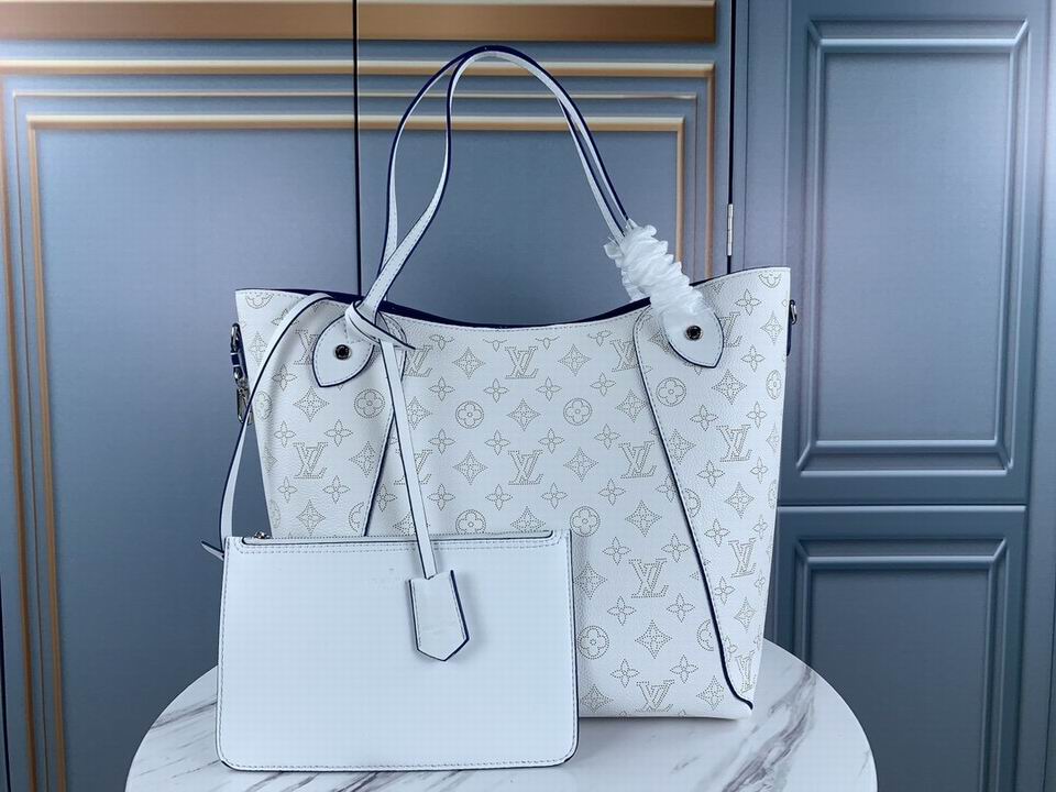Wholesale Cheap LV Shoulder Bags for sale