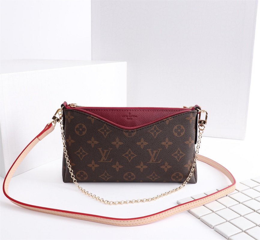 Wholesale Cheap Louis Vuitton Pallas Clutch Bags for sale